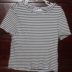 h&m black and white shirt